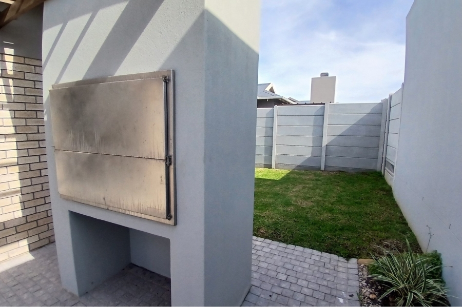 3 Bedroom Property for Sale in Mooikloof Country Estate Western Cape